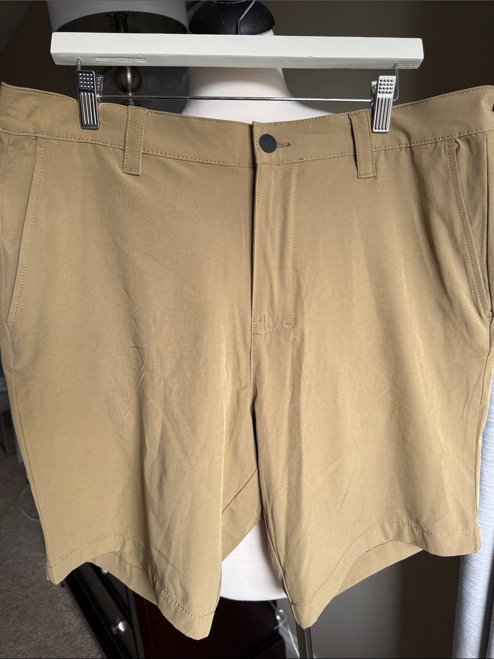 Banana Republic Flat Front Khaki Shorts men’s size 36